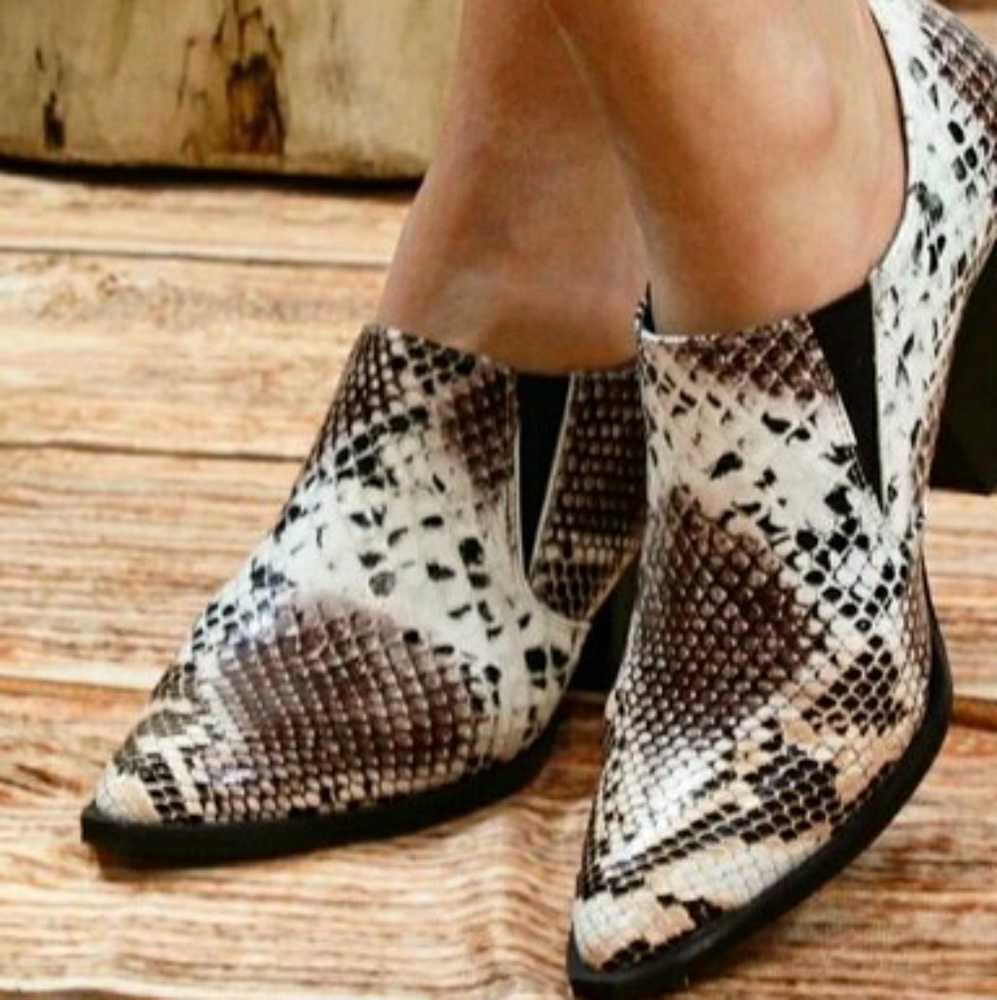 ARider Girl Snakeskin Shooties - 🎊Host Pick🎉 - Picture 2 of 7